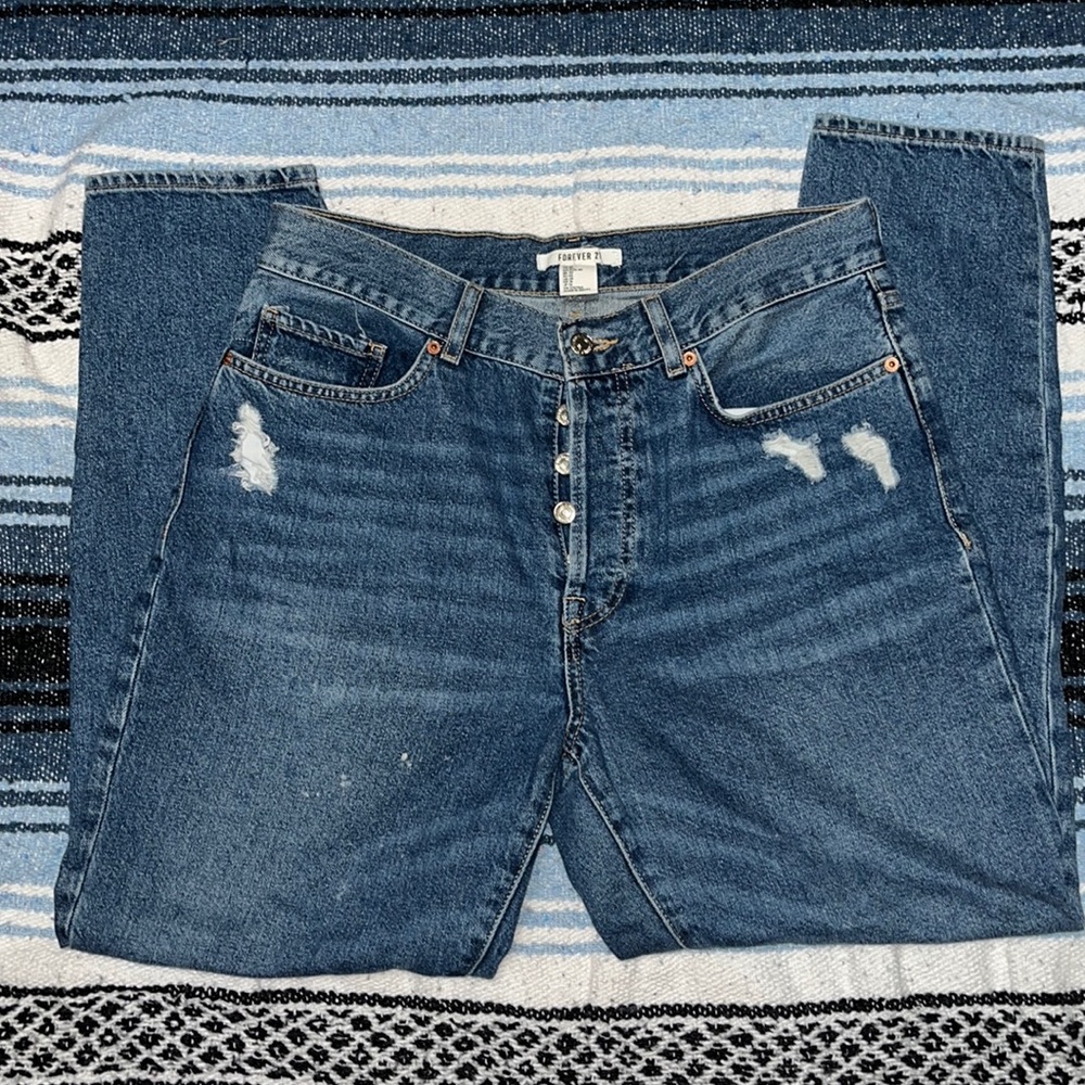 FOREVER 21 distressed jeans size 30 medium wash